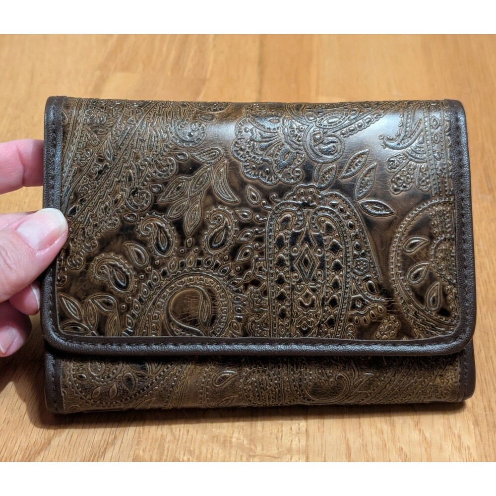 NWOT Vintage Relic Wallet Brown/Tan Leather Embossed Floral Design Multi Pocket
